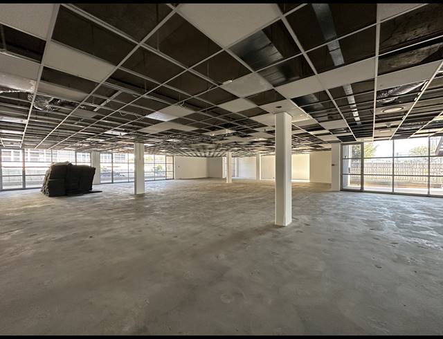 296M² OFFICE TO LET IN ECO PARK ESTATE